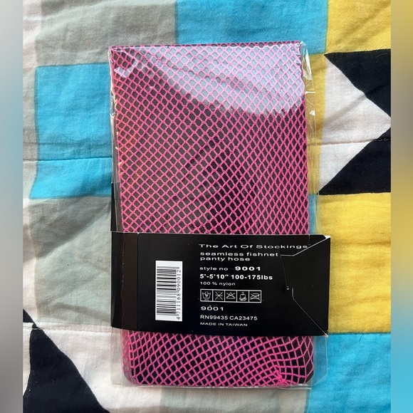 Pink fishnet pantyhose - Picture 2 of 2